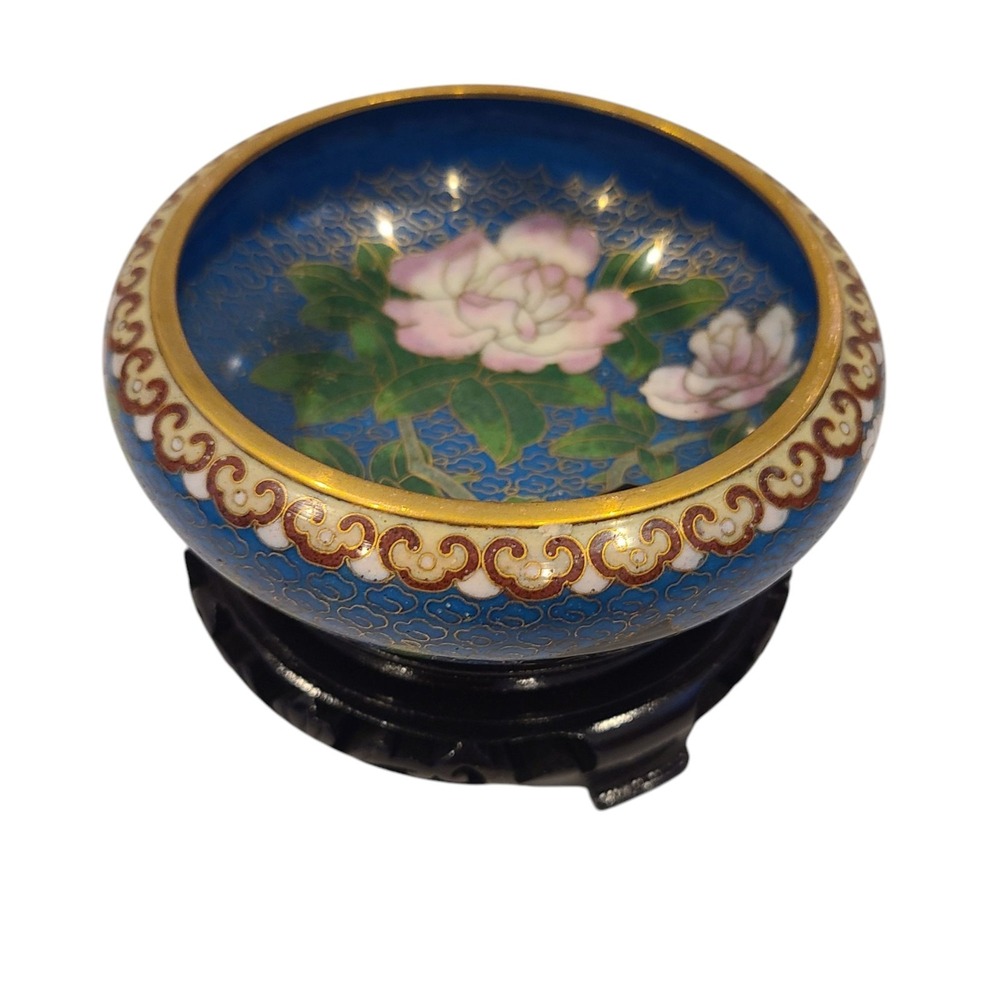 Vtg Chinese 4.5"  Blue Floral Cloisonne Enamel Brass Trinket Bowl Wooden Stand‎